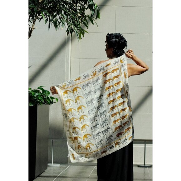 Vintage Symphony Scarfs Wild Animals Scarf Accessories made in Italy - Picture 1 of 1